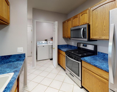 2666 S Knightsbridge Circle - Photo Thumbnail 2