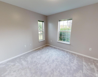2666 S Knightsbridge Circle - Photo Thumbnail 7
