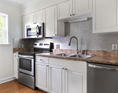 1513 E Franklin Street - Photo Thumbnail 10