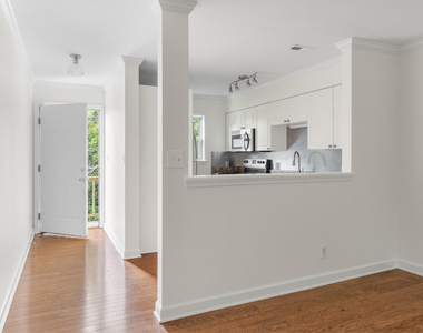 1513 E Franklin Street - Photo Thumbnail 12