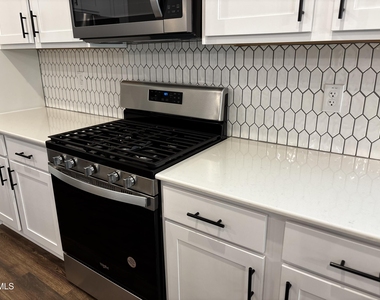 166 Pierce Landing Drive - Photo Thumbnail 5