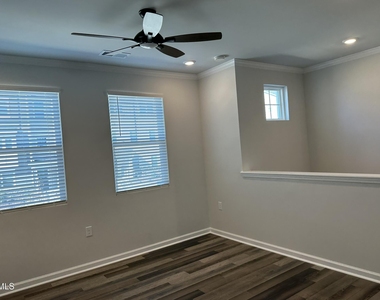 608 Gimari Drive - Photo Thumbnail 2