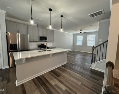 608 Gimari Drive - Photo Thumbnail 38