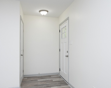 3017 Wedgedale Avenue - Photo Thumbnail 11