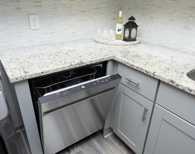 3017 Wedgedale Avenue - Photo Thumbnail 18