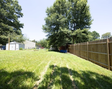 3017 Wedgedale Avenue - Photo Thumbnail 5