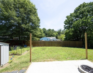 3017 Wedgedale Avenue - Photo Thumbnail 10