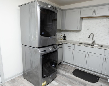 3017 Wedgedale Avenue - Photo Thumbnail 17