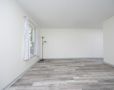 3017 Wedgedale Avenue - Photo Thumbnail 13