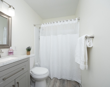 3017 Wedgedale Avenue - Photo Thumbnail 20