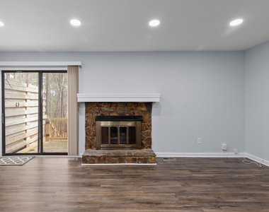 5702 3 Oaks Drive - Photo Thumbnail 7