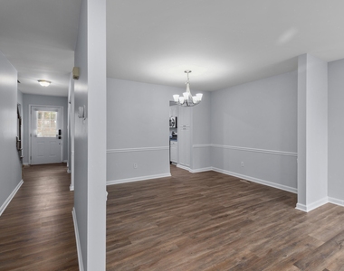 5702 3 Oaks Drive - Photo Thumbnail 10