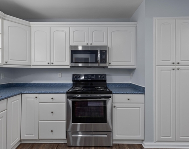 5702 3 Oaks Drive - Photo Thumbnail 4