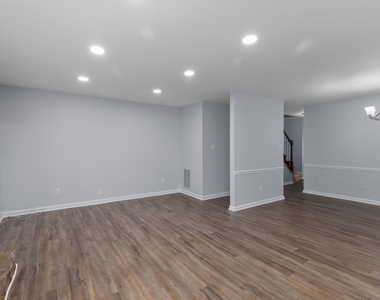 5702 3 Oaks Drive - Photo Thumbnail 8