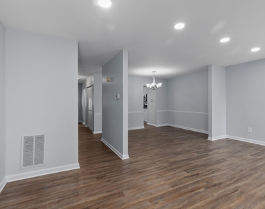 5702 3 Oaks Drive - Photo Thumbnail 9