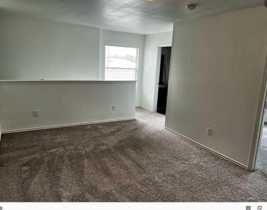 12313 Drummond Dr - Photo Thumbnail 5