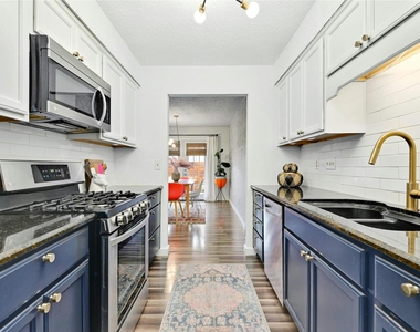11010 Prairie Dove Cir - Photo Thumbnail 2