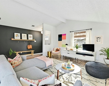 11010 Prairie Dove Cir - Photo Thumbnail 8