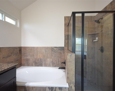 5632 Sabbia Dr - Photo Thumbnail 6