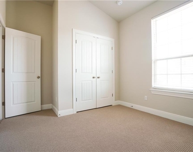 4004 Promontory Point Trl - Photo Thumbnail 11