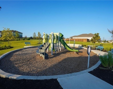 4004 Promontory Point Trl - Photo Thumbnail 16