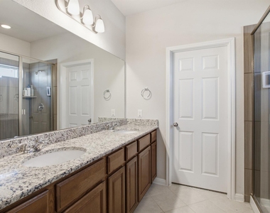 2304 S Lakeline Blvd - Photo Thumbnail 12