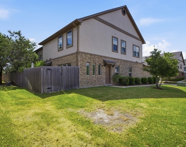 2304 S Lakeline Blvd - Photo Thumbnail 23