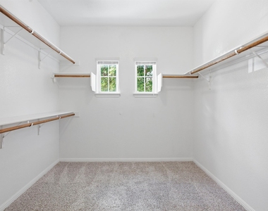 2304 S Lakeline Blvd - Photo Thumbnail 13