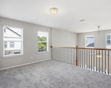 2304 S Lakeline Blvd - Photo Thumbnail 18