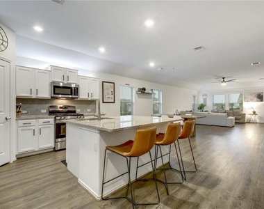 15400 Summer Ray Dr - Photo Thumbnail 7