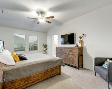 15400 Summer Ray Dr - Photo Thumbnail 14