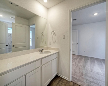 108 Montego St - Photo Thumbnail 19