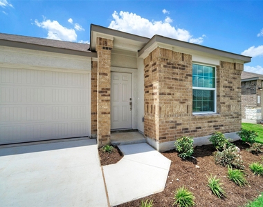 108 Montego St - Photo Thumbnail 2