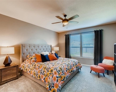 121 Kavanaugh St - Photo Thumbnail 14