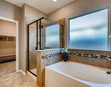 121 Kavanaugh St - Photo Thumbnail 17