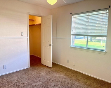 16831 Bailey Jean Dr - Photo Thumbnail 4