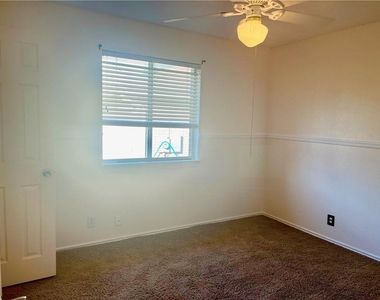 16831 Bailey Jean Dr - Photo Thumbnail 3