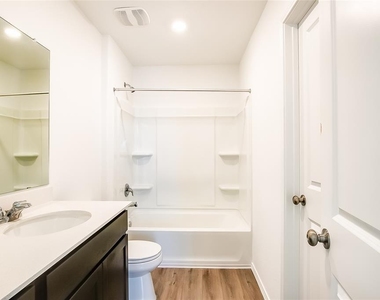 1133 Largemouth Ln - Photo Thumbnail 9