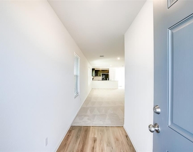 1133 Largemouth Ln - Photo Thumbnail 2