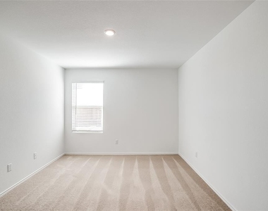 1133 Largemouth Ln - Photo Thumbnail 8