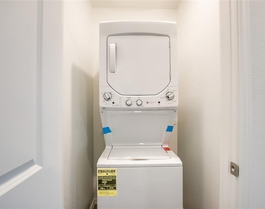 1133 Largemouth Ln - Photo Thumbnail 13