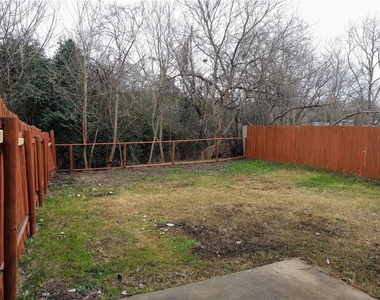 1121 Terry Dr - Photo Thumbnail 20
