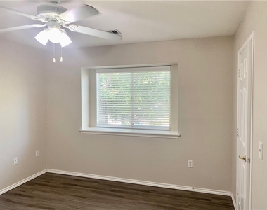 1121 Terry Dr - Photo Thumbnail 19