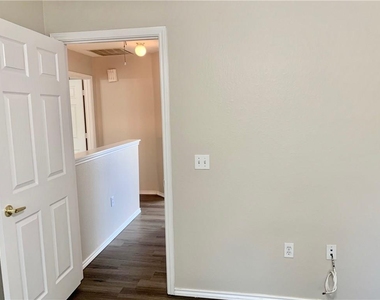 1121 Terry Dr - Photo Thumbnail 17
