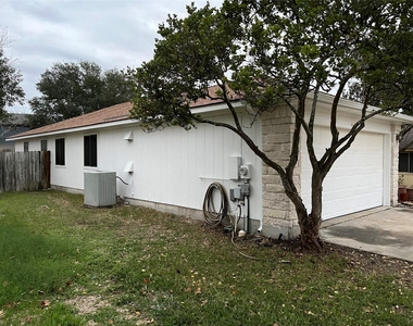 862 Latteridge Dr - Photo Thumbnail 2