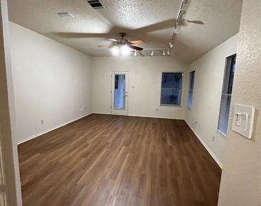 862 Latteridge Dr - Photo Thumbnail 8