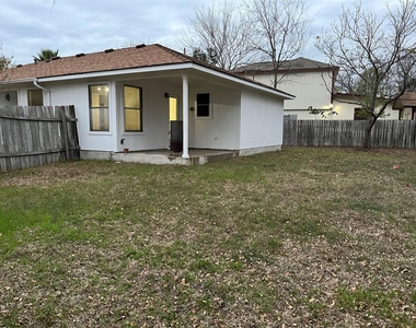862 Latteridge Dr - Photo Thumbnail 4