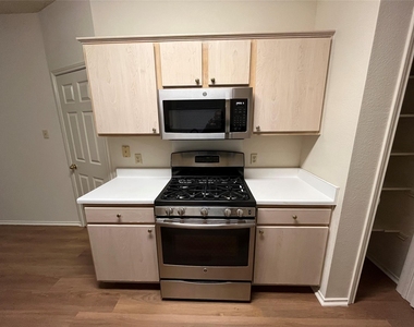 862 Latteridge Dr - Photo Thumbnail 11