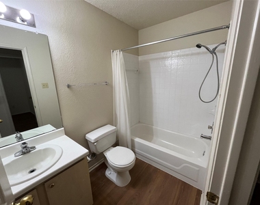 862 Latteridge Dr - Photo Thumbnail 18