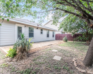 180 Onyx Lake Dr - Photo Thumbnail 20